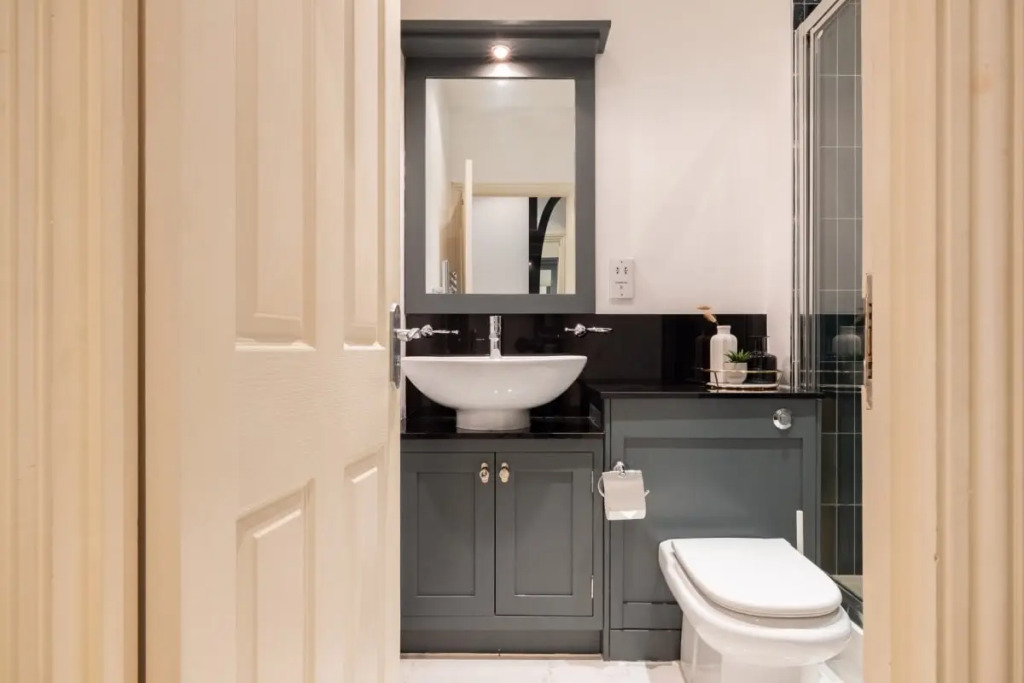The Mayfair Arms - Modern & Bright 2BDR Apartment