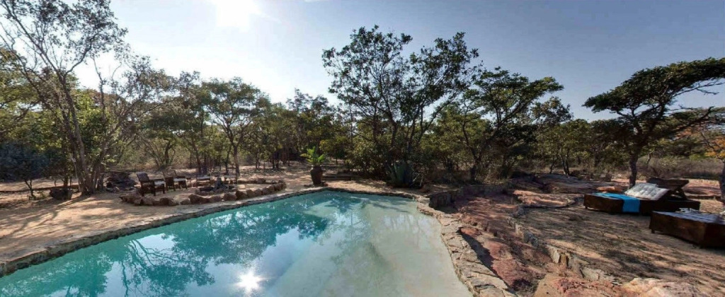 Ama Amanzi Bush Lodge
