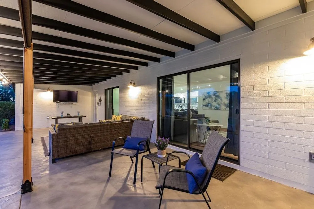 Glencove Mesa 4 Bedroom Home by RedAwning