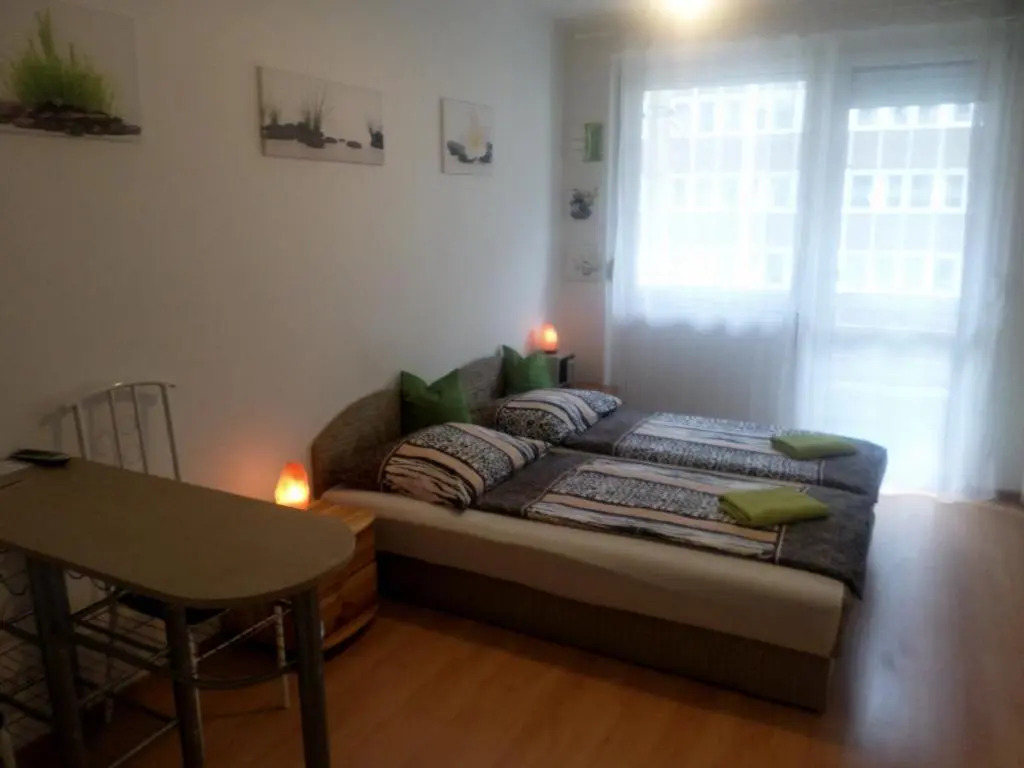 Apartments Leslie