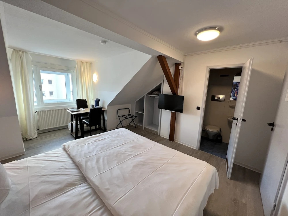 Hotel Bitzer Backnang Zentrum 24h Check In Frühstück zubuchbar gratis Parkplätze