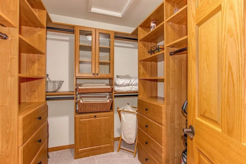 Luxury Rocky Mountain River Retreat - 3 Br Townhouse