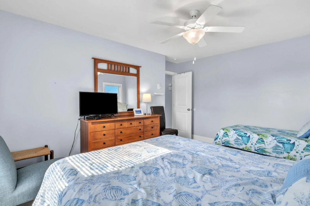 SeaSide by Oak Island Accommodations