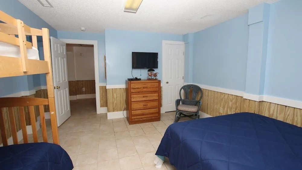 Lakeview - 5 Br Home