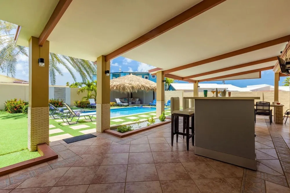 Amazing 3BR Villa w Large Private Pool Gameroom