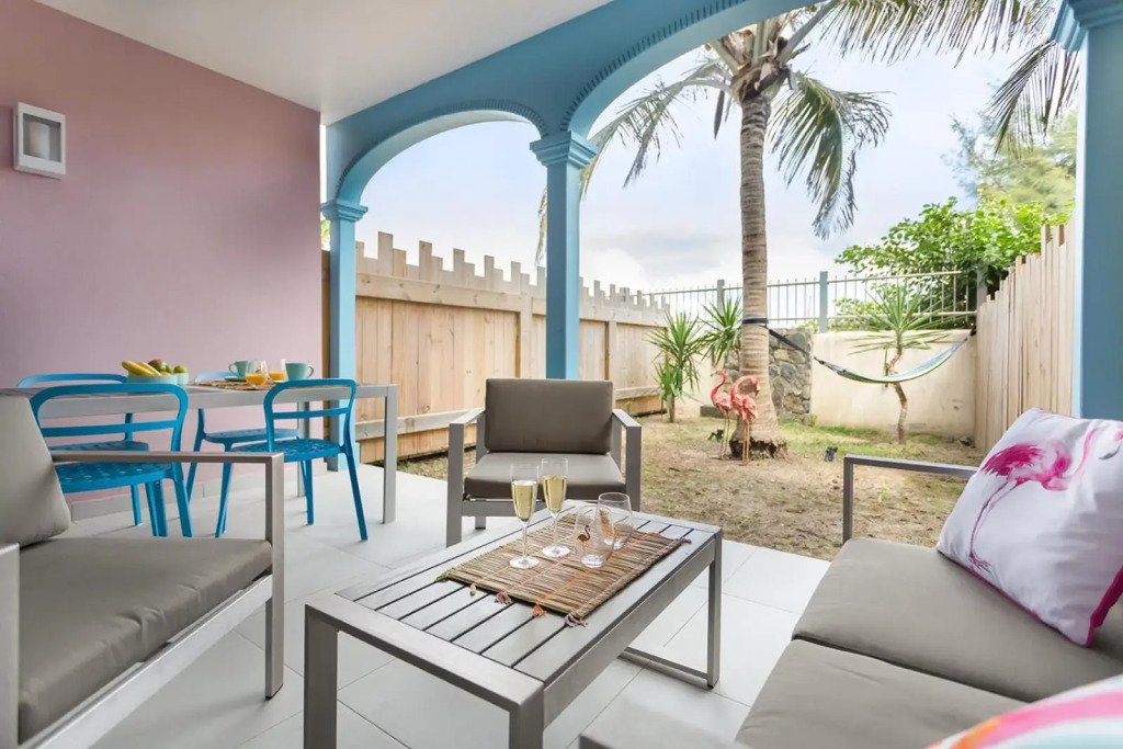 VILLA FLAMINGO, Beautiful 2 bedroom house - 1 min from the beach