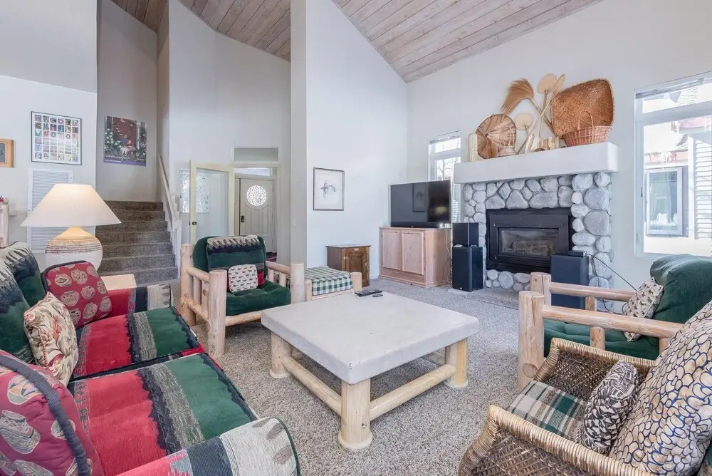 Snowcreek 630 Phase 4 - Two Bedroom Condo