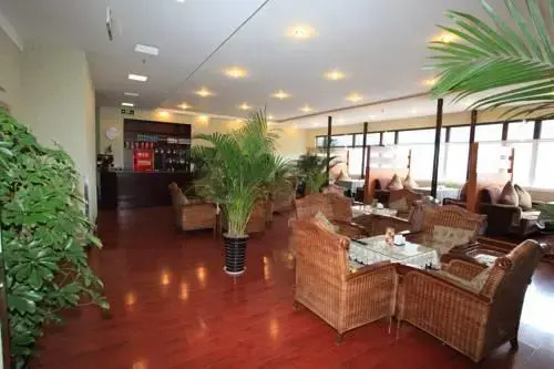 Super 8 Hotel Xichang Hangtian