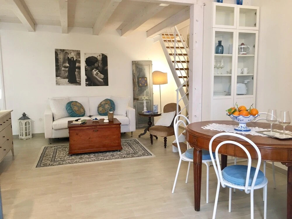 Cortile Siciliano 124