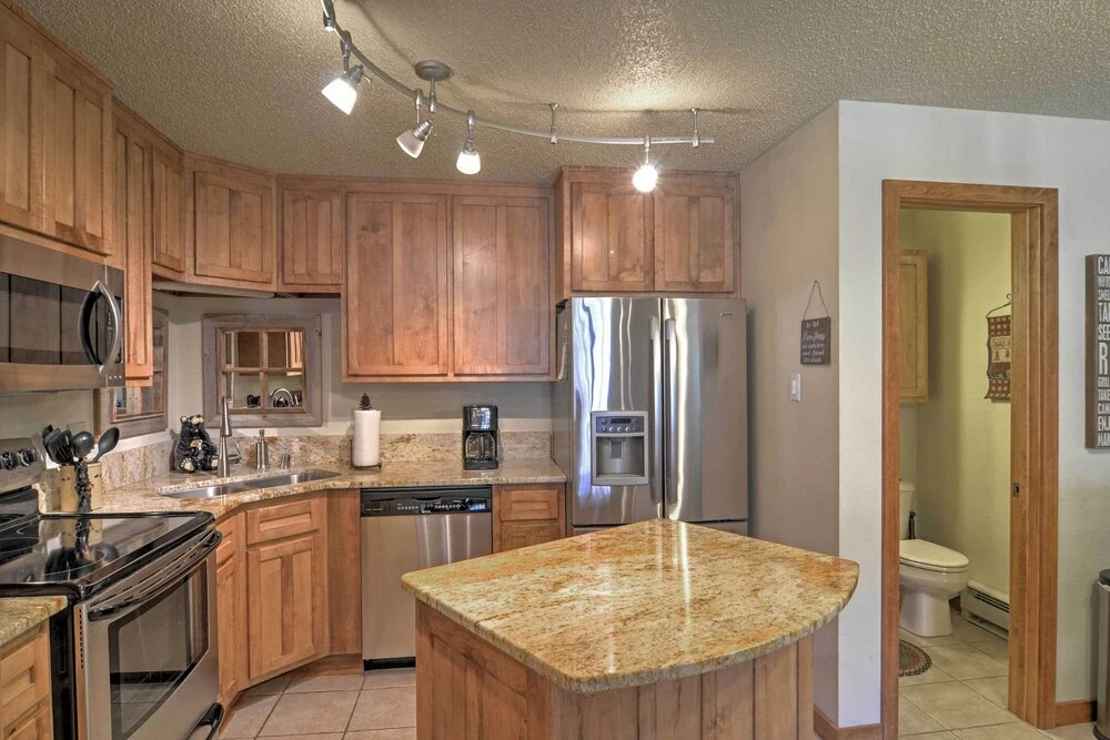 Red River Home w/ 2 Balconies - 1 Block to Main St