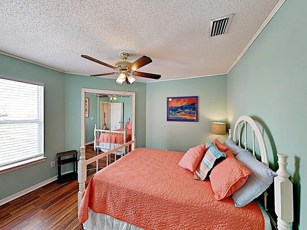 New Listing! Updated Coastal - Walk To Beach 4 Bedroom Home