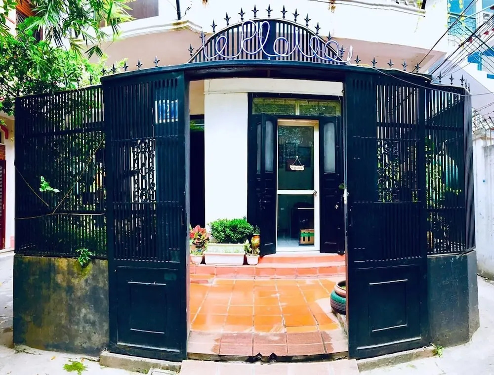 Le Plateau Hostel