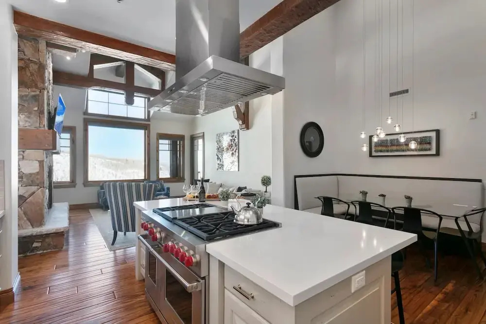 Grand Lodge - Four Bedroom #302 - Ski-in/ski-out 4 Condo