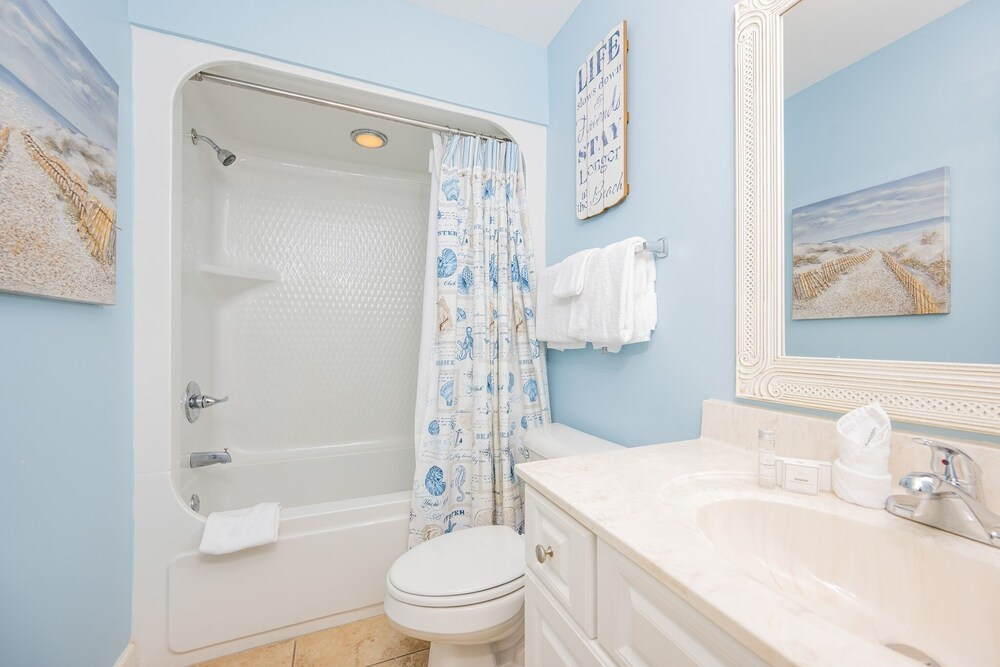 The Oasis 1802 Formerly Phoenix West Ii 1802 3 Bedroom Condo