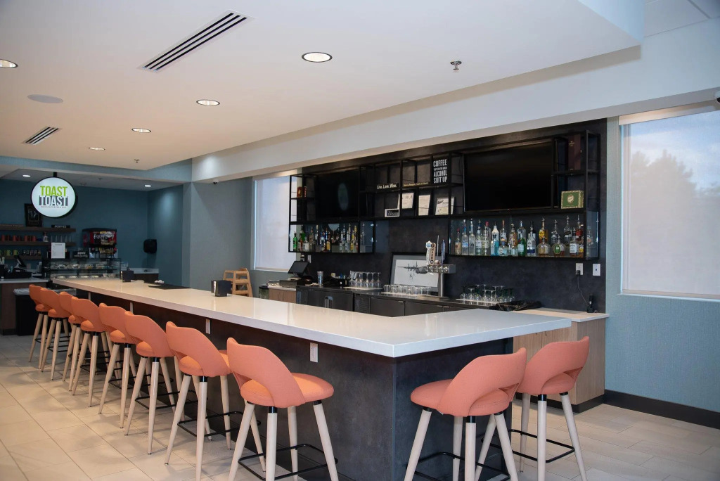 Holiday Inn & Suites - Fayetteville W-Fort Bragg Area by IHG