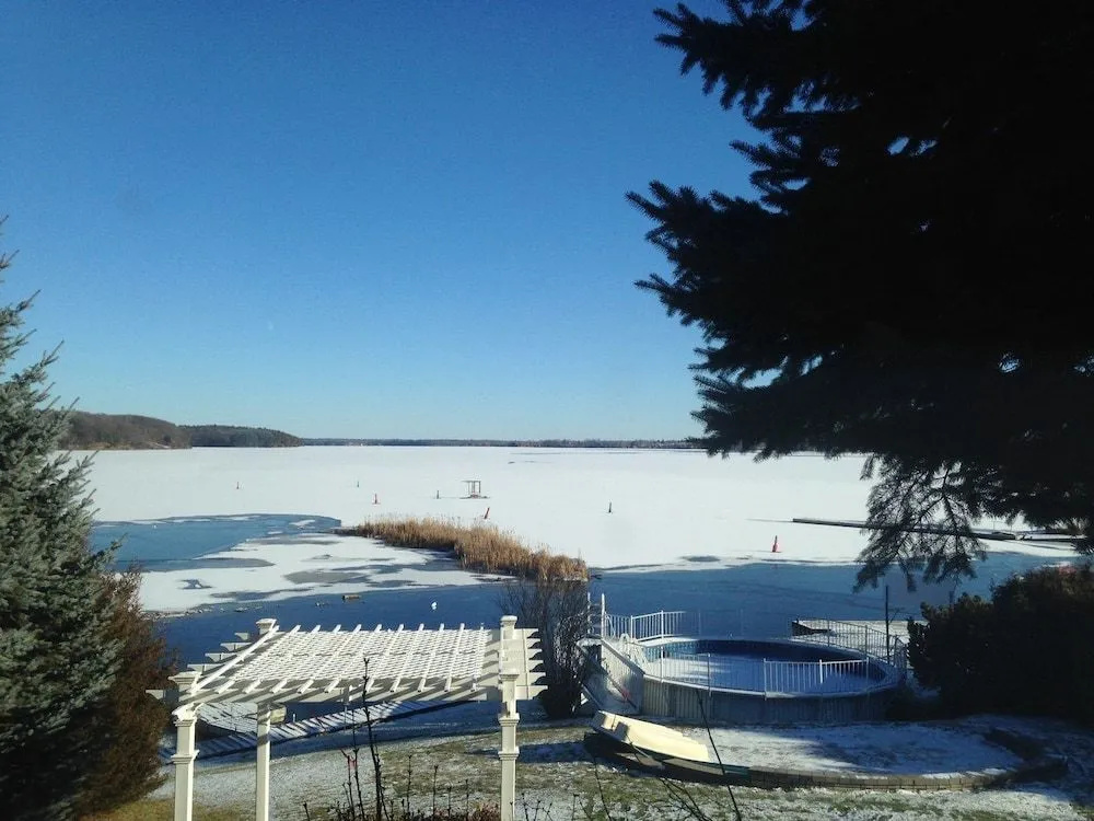 The Cove Inn