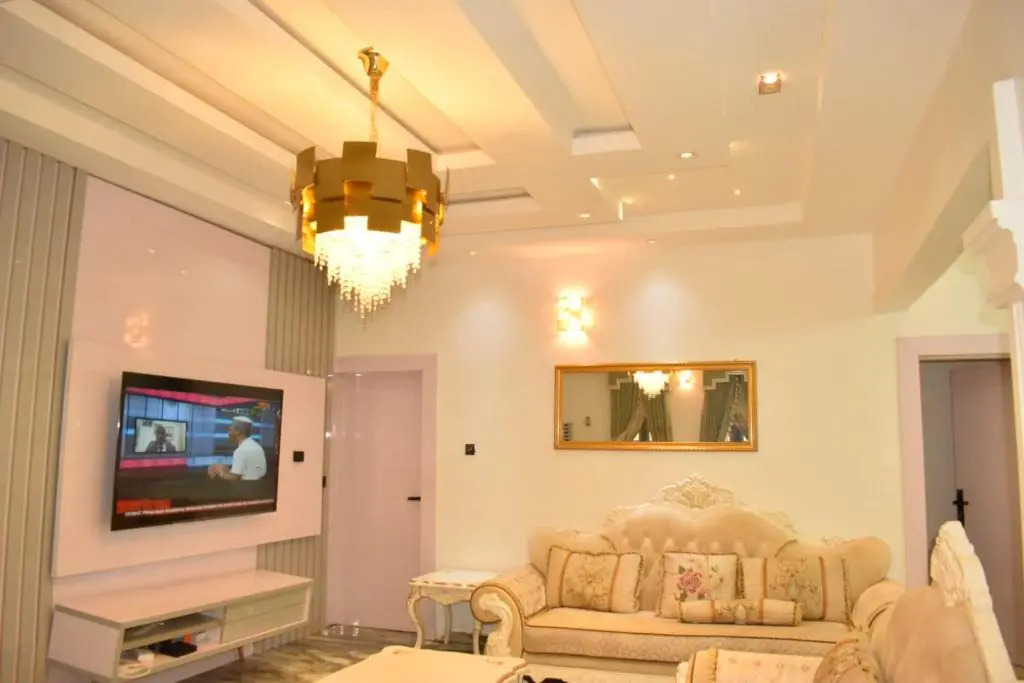 Grand Duplex Style 3 Bedroom Apartment