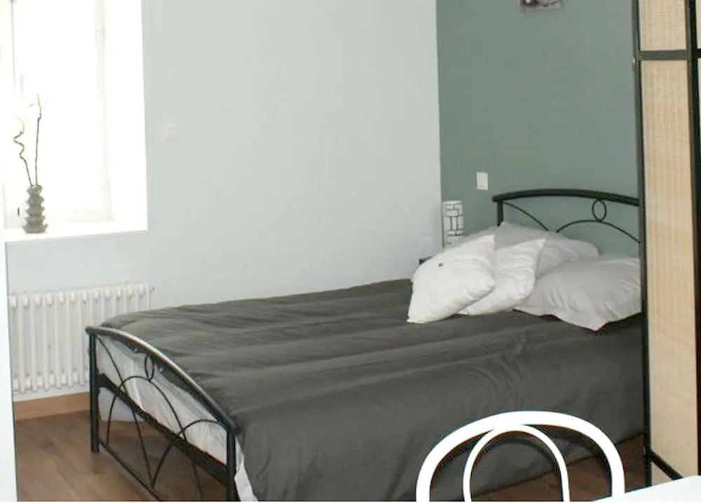 Studio in Jonzac, With Pool Access, Enclosed Garden and Wifi - 50 km F
