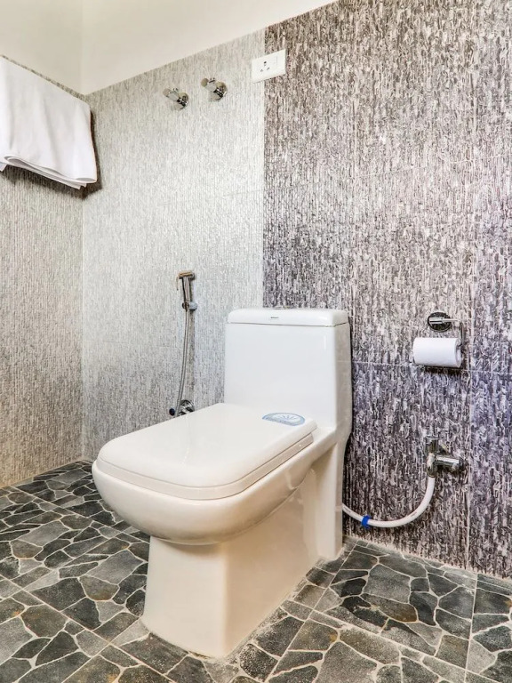 Oyo 38068 Sankar Residency