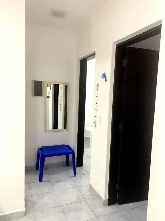 Casa c churrasq a 650 metros do mar em Bertioga SP