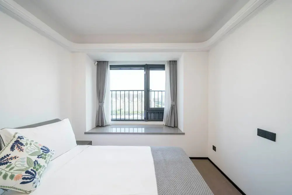 Tyms Hongqiao Deluxe 3BR 2BA APT