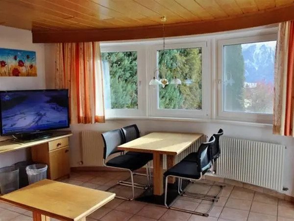 Apart Am Raschla