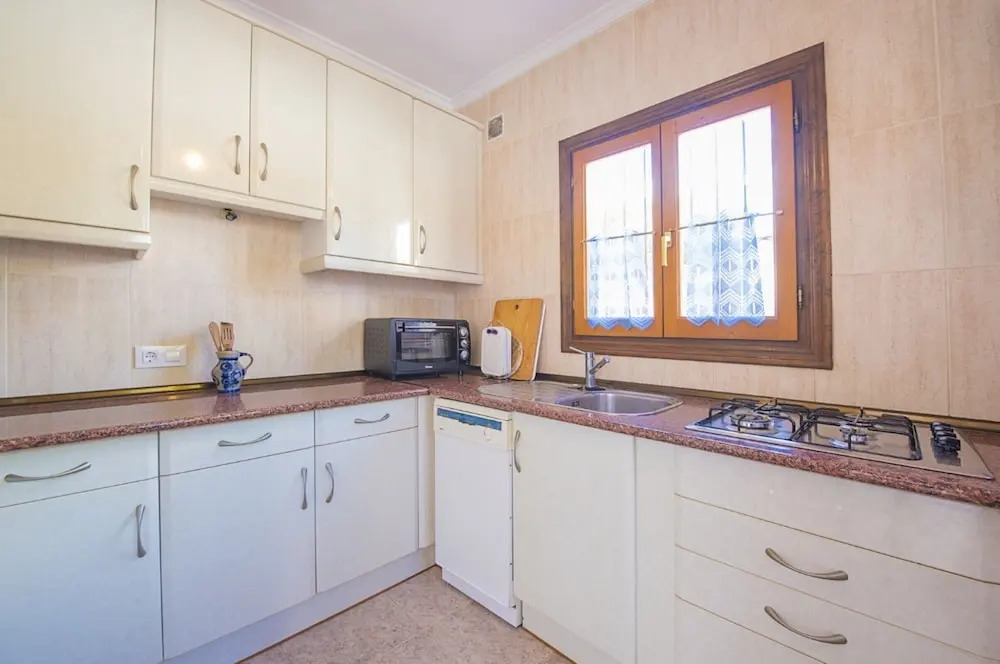 Villa - 6 Bedrooms with Pool and WiFi - 105023
