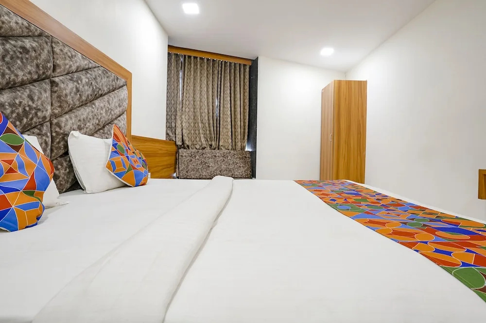 Fabhotel Silver Inn