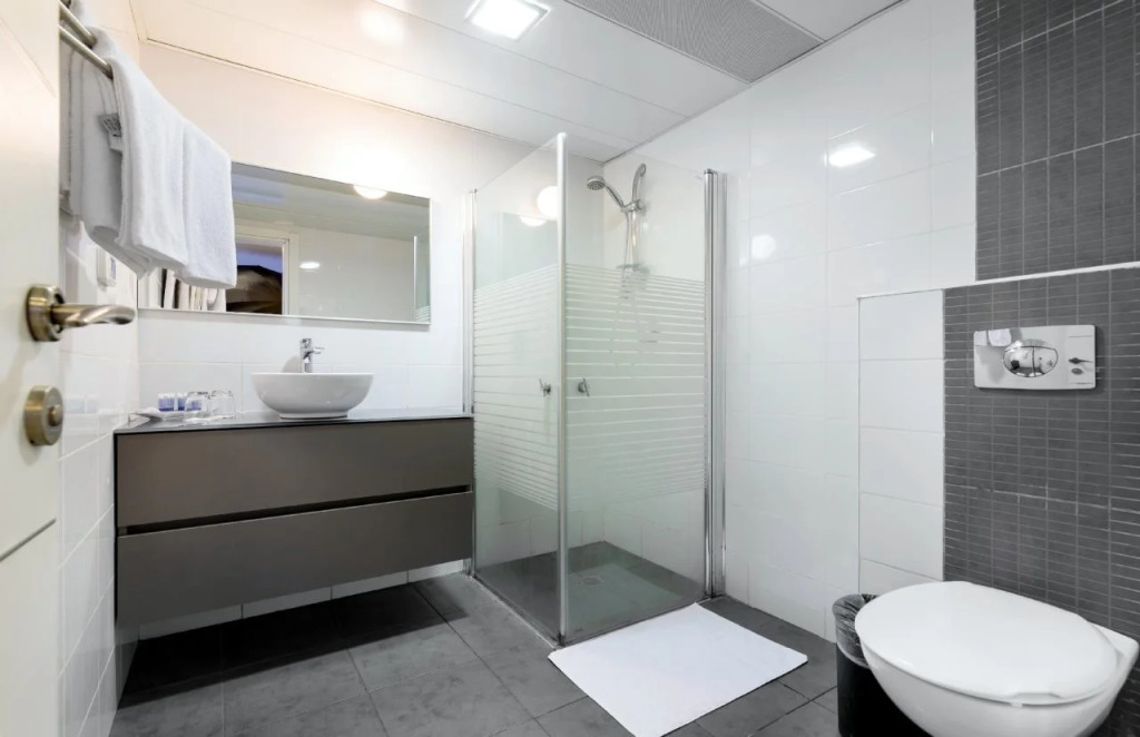 Sea Land Suites - by Echo Hotels