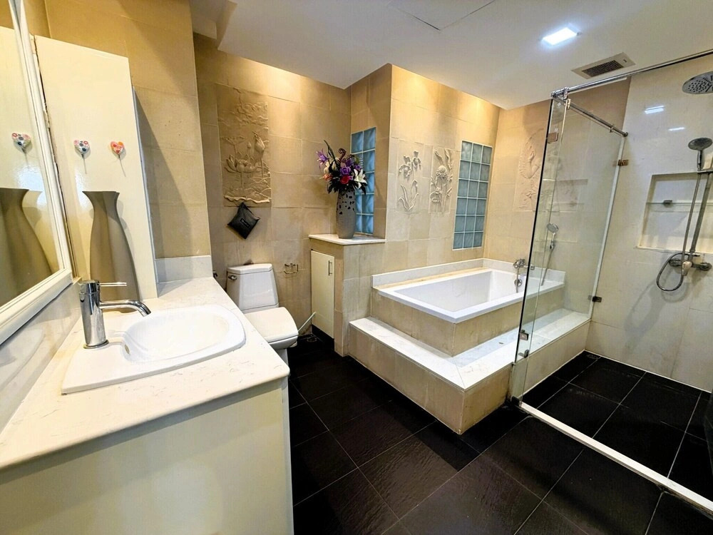 Spacious 1-bedroom Condo With Large Balcony at Baan Suan Lalana