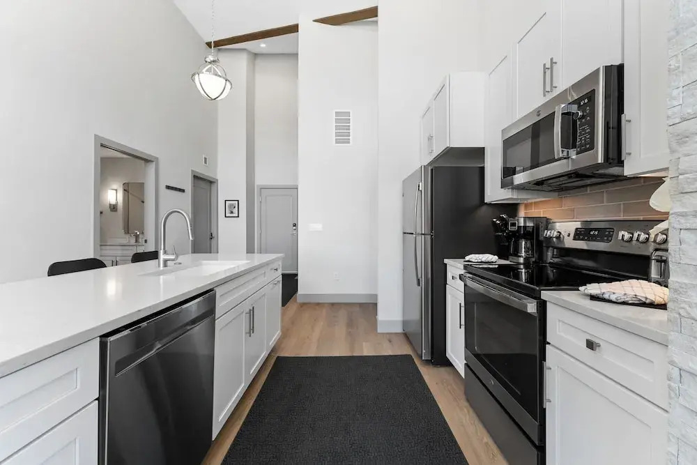Skywalk Flats #305e : 2