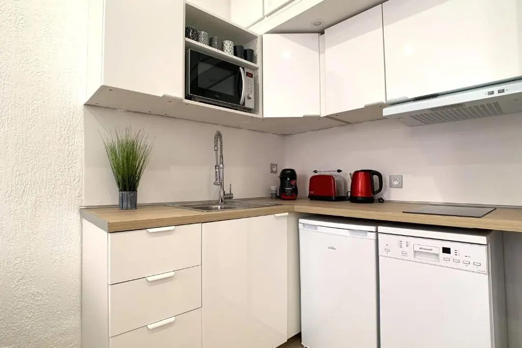Renovated apartment AC - wifi - 2-4pers - Center Antibes rue James Close