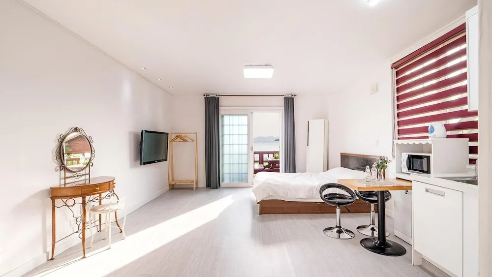 Yeosu Arens Pension
