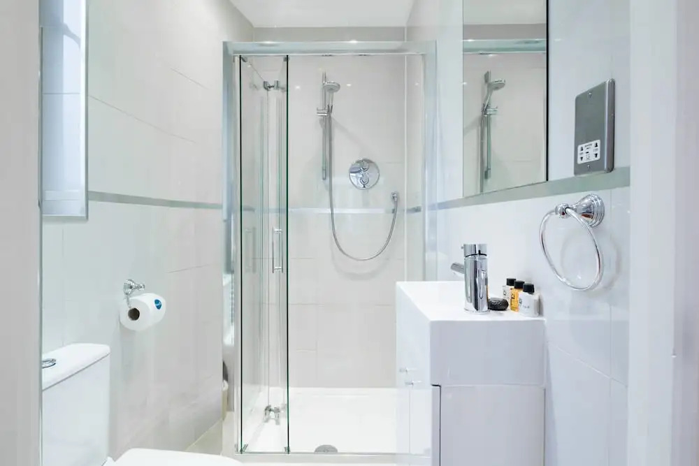 The Kensington Gardens - Modern & Bright 2BDR Flat