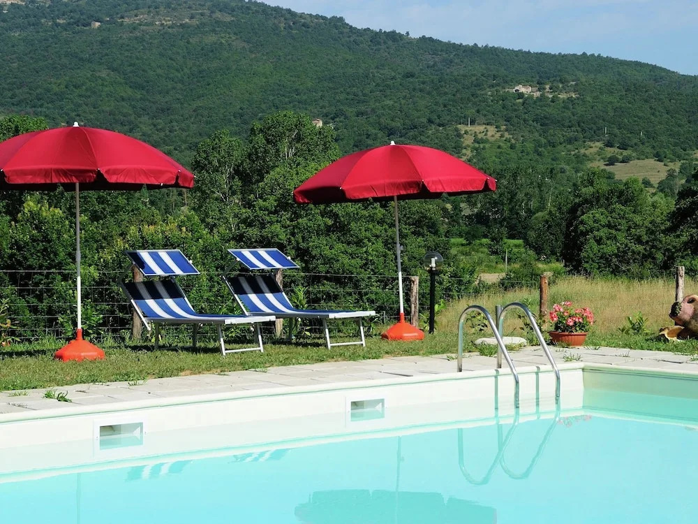 Farmhouse Near Lake Trasimeno With Pool