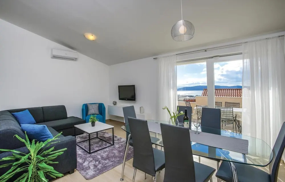 Stunning Home in Kastel Gomilica With Wifi and 2 Bedrooms