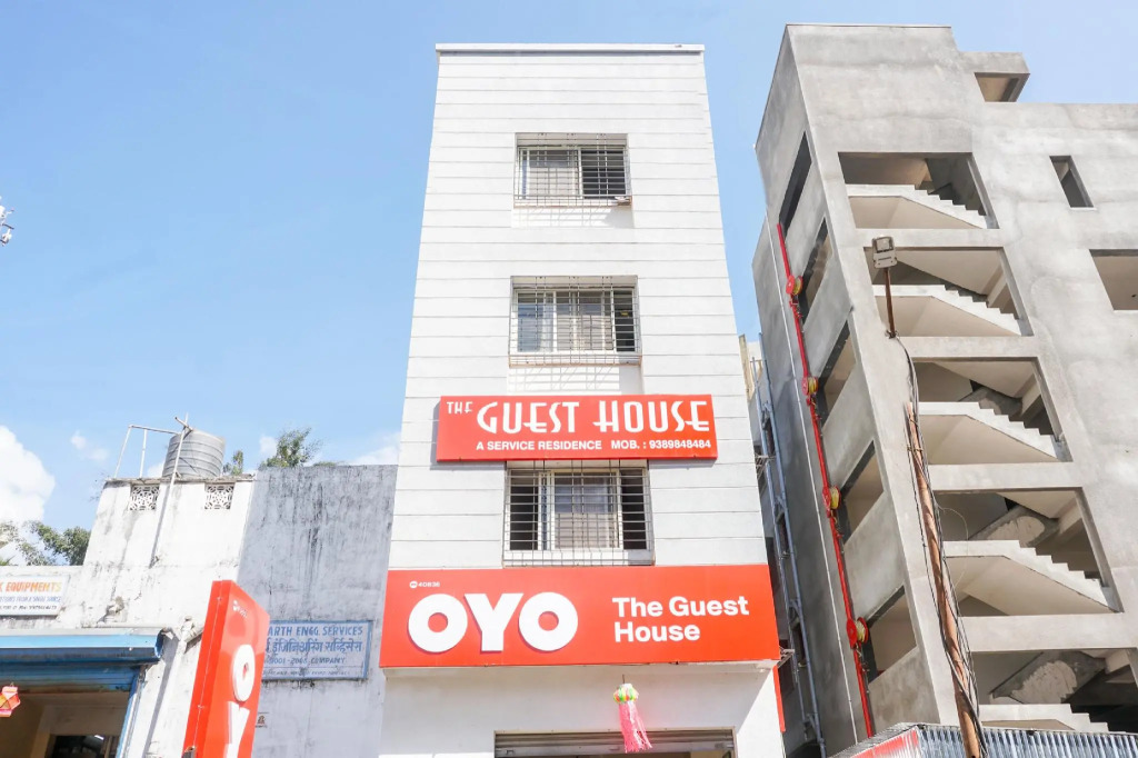 The Guest House by OYO Rooms
