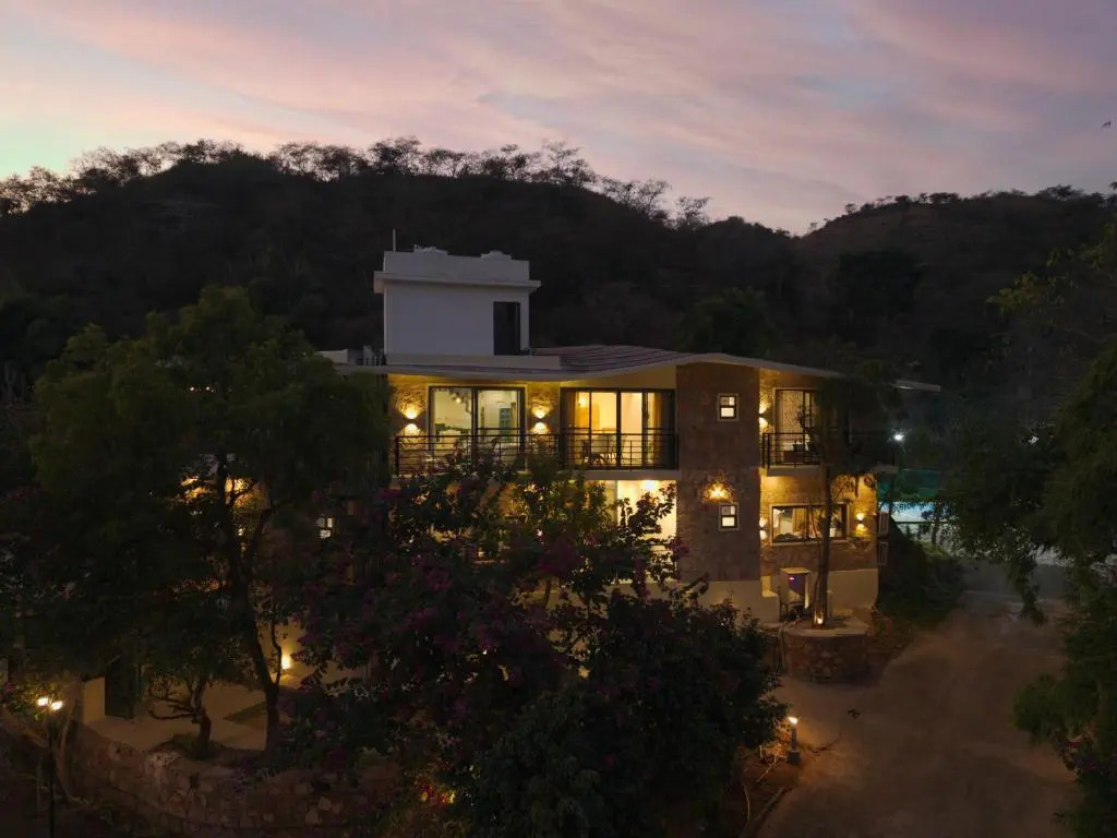 SaffronStays Grand Pavilion