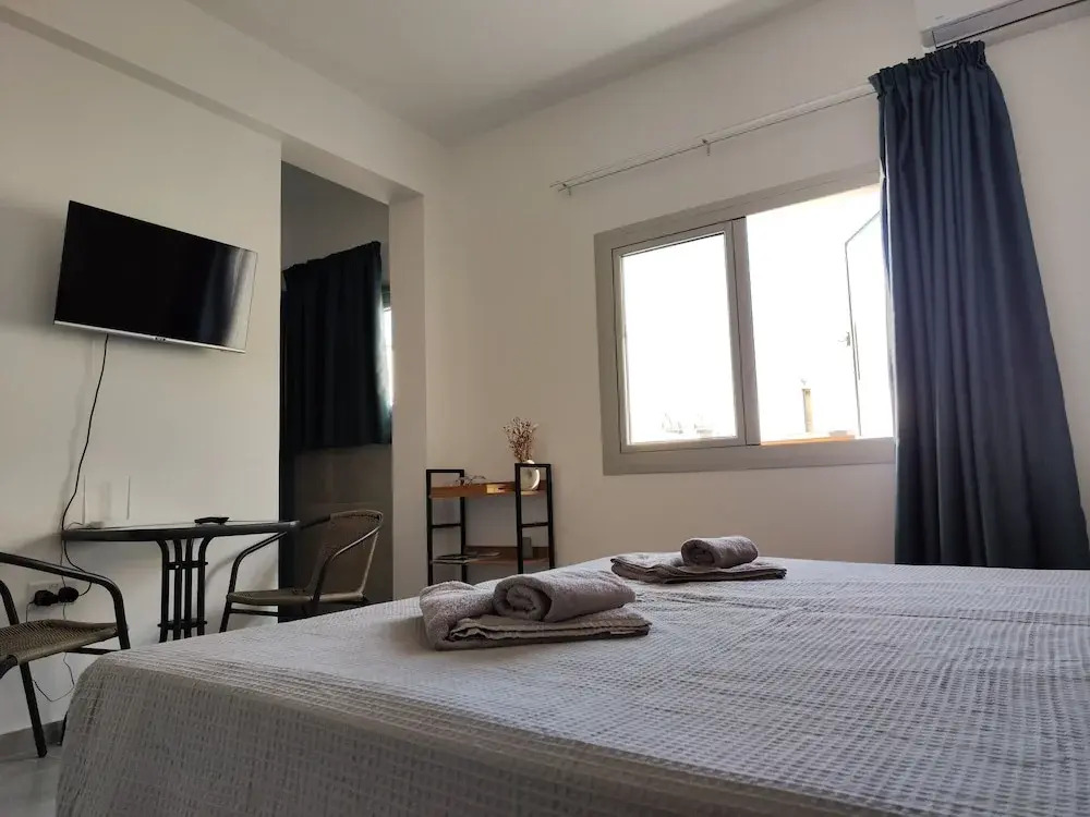 Sun Plaza Suites