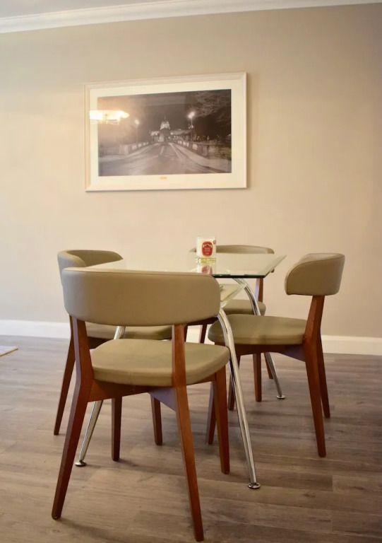 2 Bedroom Apartment Near City Centre