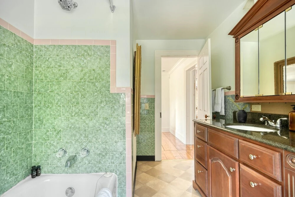 Daffodil by Avantstay Countryside Retreat in Historic Home w/ Large Backyard