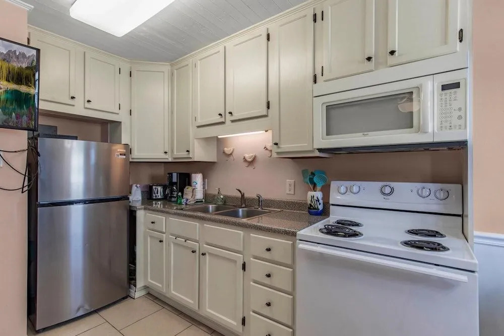Pet Friendly Condo in Gulf Shores Outdoor Pool