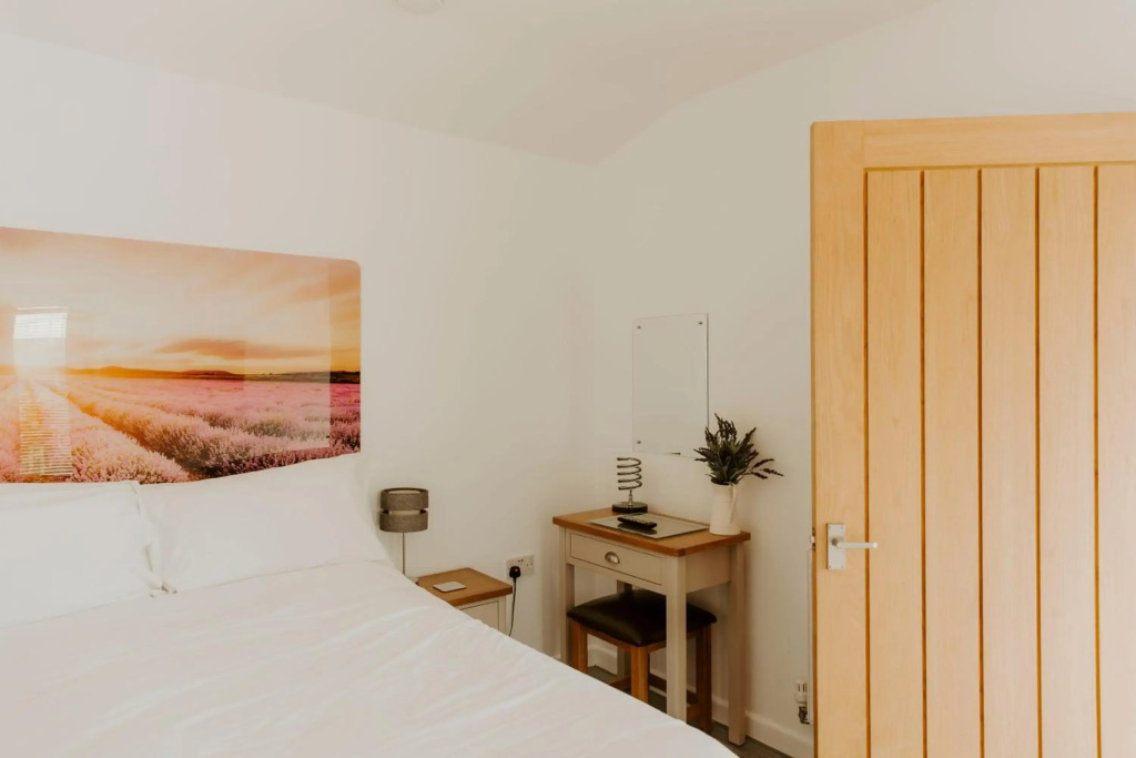 FAIRVIEW FARM Holiday Accommodation has 13 LODGES and CABINS in Ravenshead, Nottingham near Sherwood Forest and our farm has 88 acres of lovely walks and views with pet animals