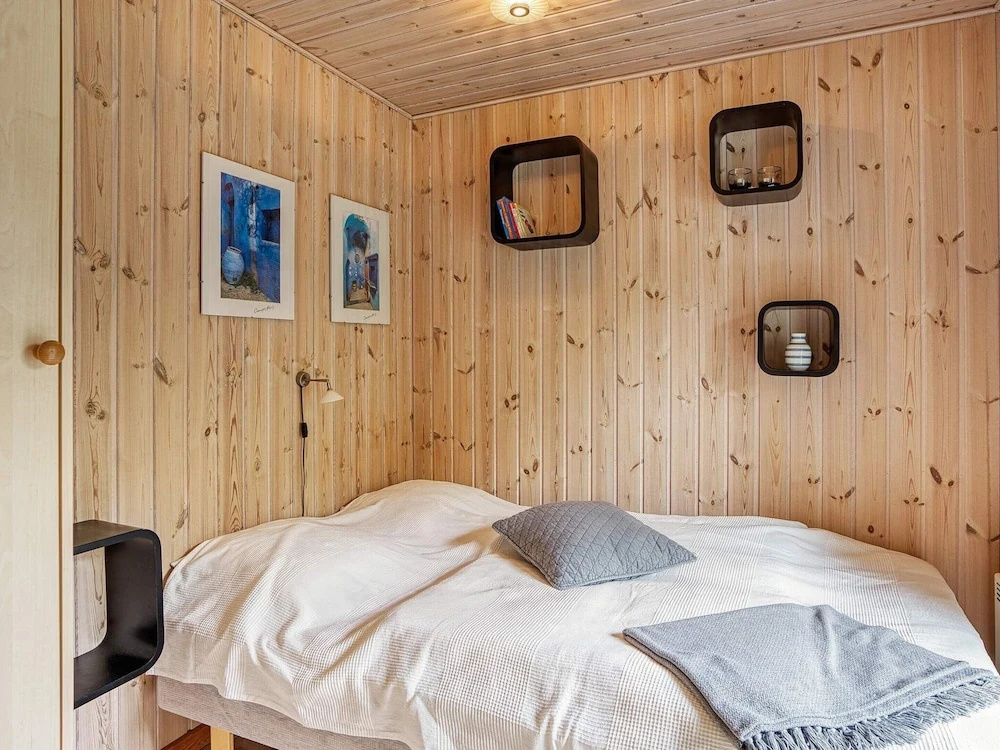 6 Person Holiday Home in Vaeggerlose