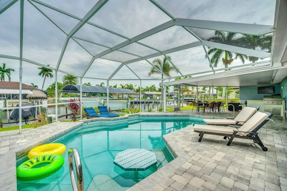 Canalfront Cape Coral Home With Dock & Bbq!