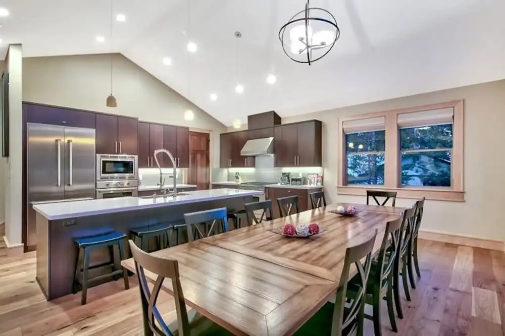 Redwood Lodge 7 Bedrooms 5.5 Bathrooms Home