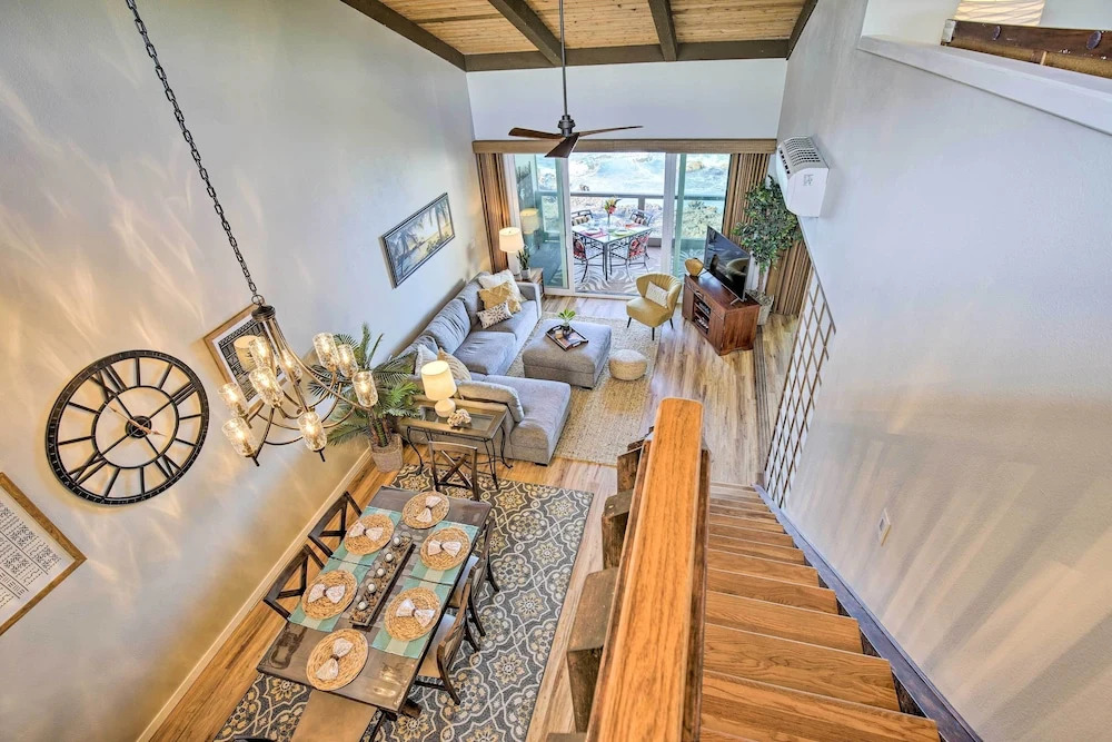 Airy Oceanfront Kailua-kona Gem w/ Community Pool