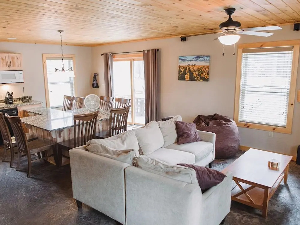 Hot Tub, Sauna, Fireplace, A/c, Dog Friendly, 1 mi to Whiteface, Forest View, Cascade Mountain Chalet