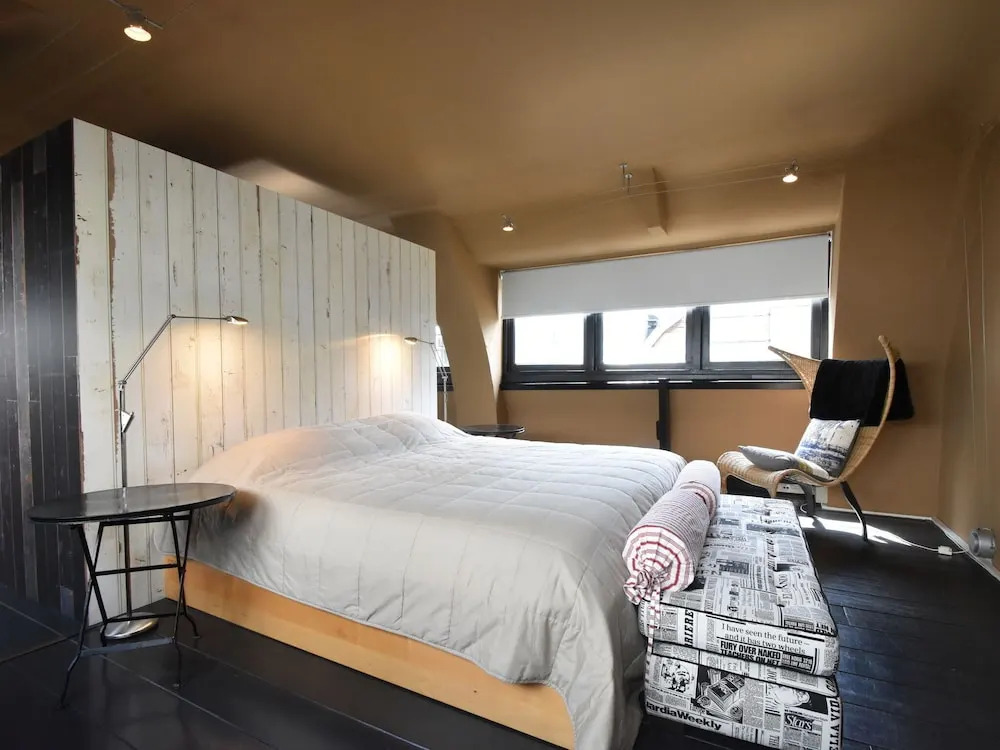 Beautiful Apartment in Amsterdam Netherlandes in a canal house