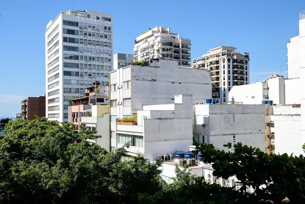 Comfort in Ipanema 2 Blocks From the Beach Vp604